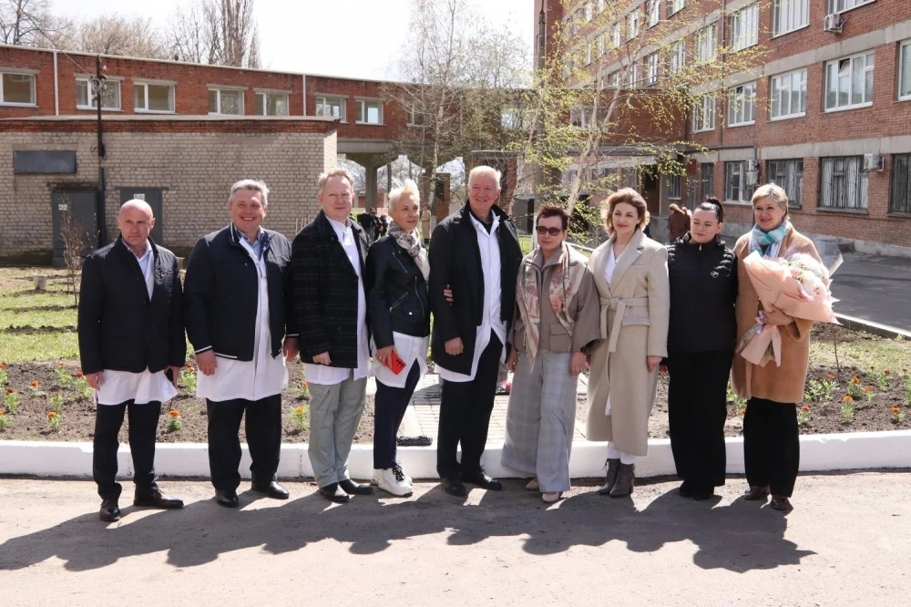 «Аллея жизни» в честь героев в белых халатах